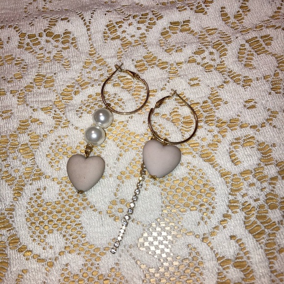 Kawaii heart mismatch hoop earrings - Picture 1 of 6